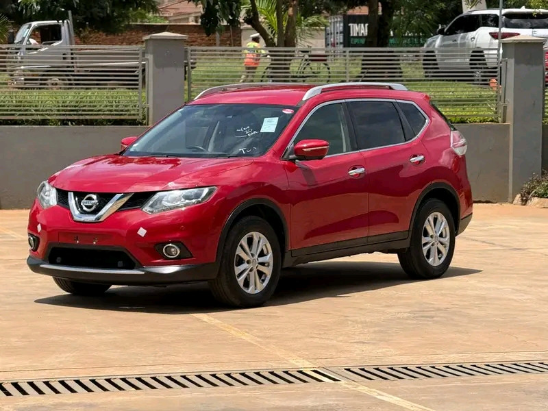 NISSAN X-TRAIL Image