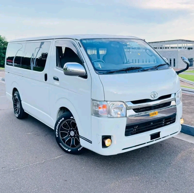 TOYOTA HIACE VAN Image