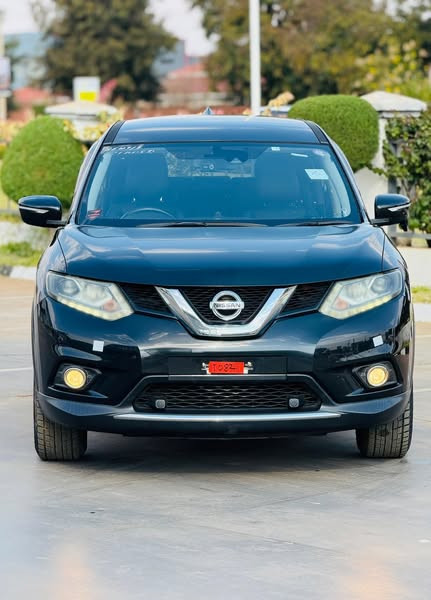 NISSAN X-TRAIL Image
