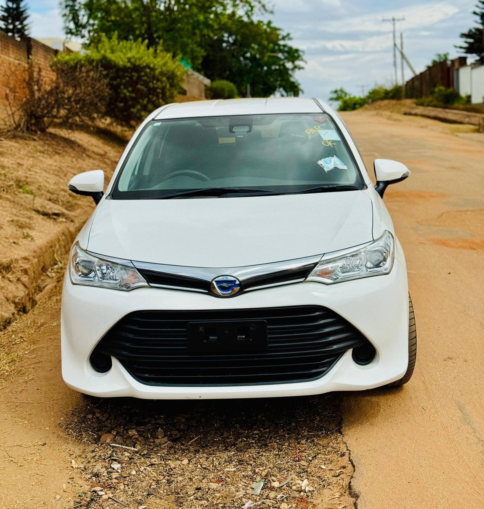 TOYOTA COROLLA FIELDER HYBRID Image