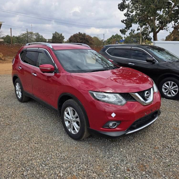 NISSAN X-TRAIL Image