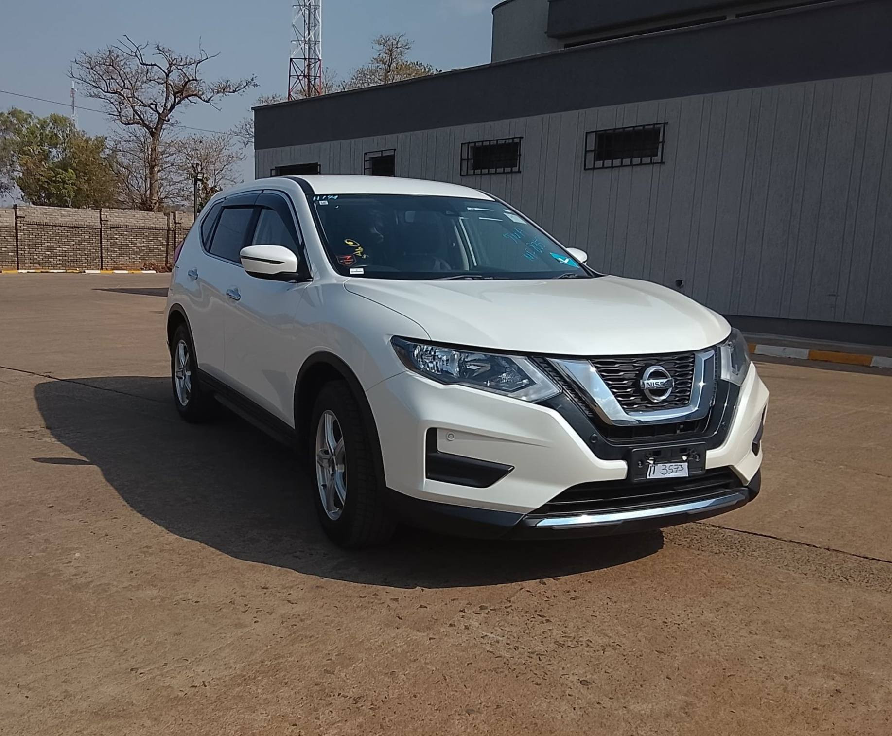 NISSAN X-TRAIL Image