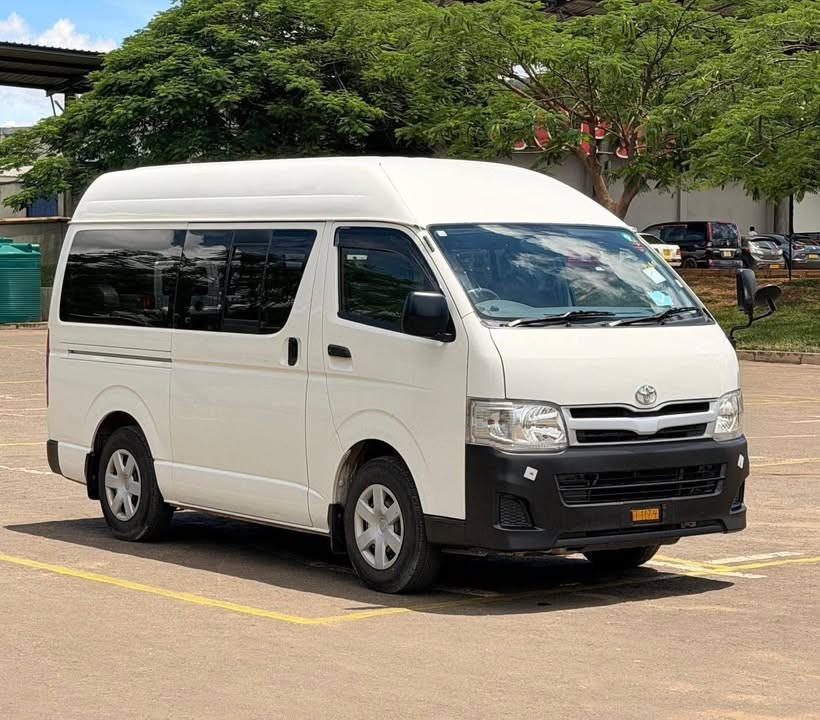 TOYOTA HIACE VAN Image