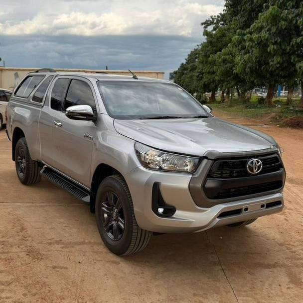 TOYOTA HILUX 2 Image